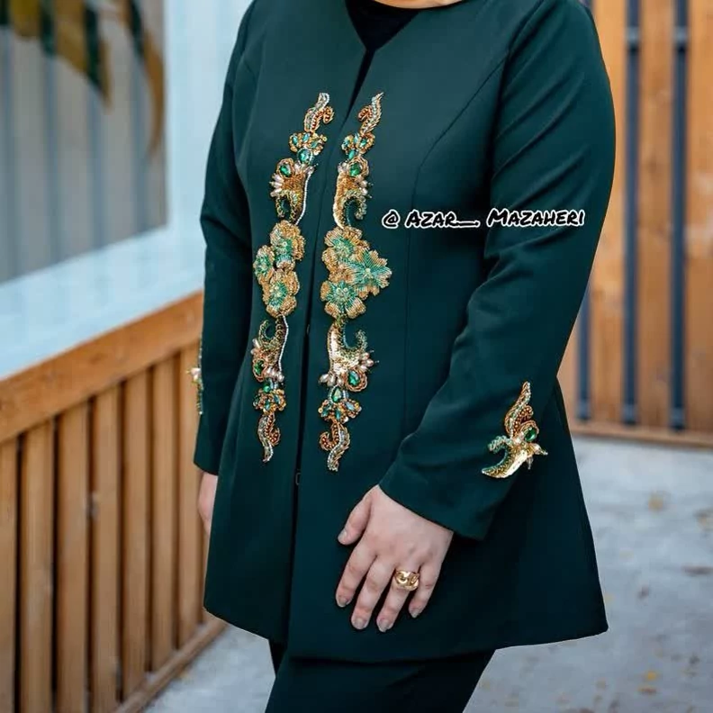 مانتو  زنانه جواهر دوزی شده کار دست خودم انجام میدم